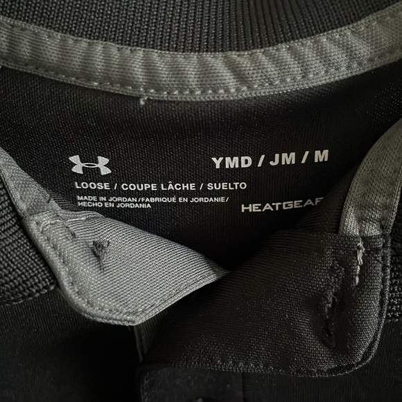 Under Armour HeatGear Loose Youth Medium Black performance Polo - Picture 3 of 7